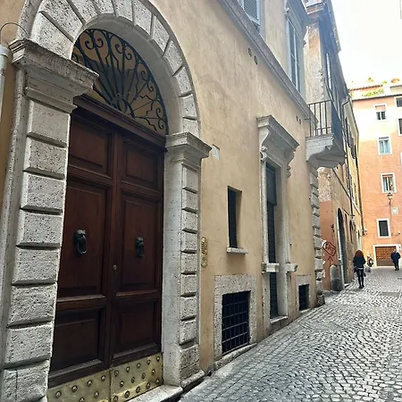 In By The Pantheon * Rom