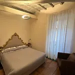 In By The Pantheon Apartment